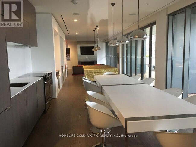 Photo du bâtiment - 159 Dundas St E