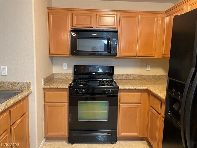 Foto del edificio - 7701 W Robindale Rd