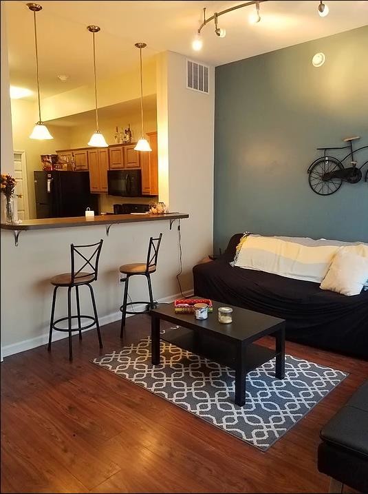 Building Photo - Big Red Apartments