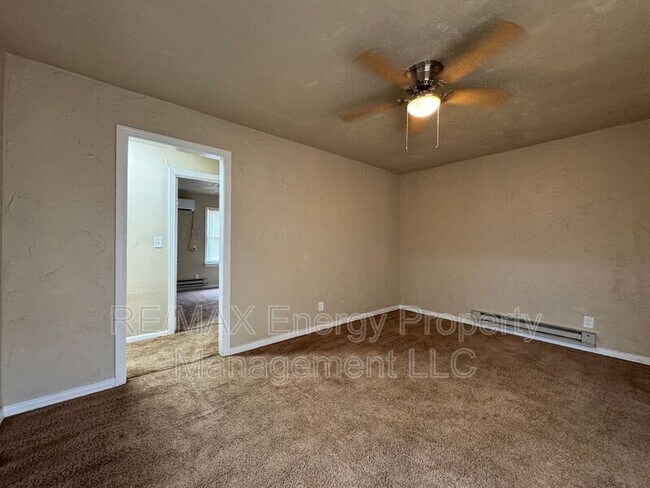 Building Photo - 3205 S Goff Ave