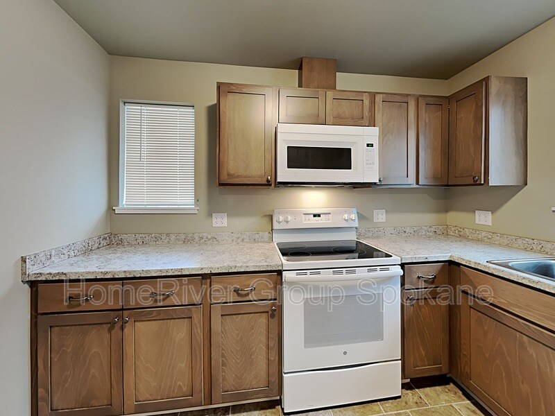 Primary Photo - 520 W 5th St