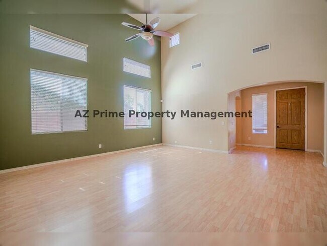 Foto del edificio - 17647 W Rimrock St