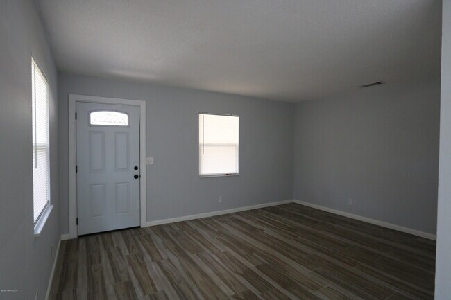 Building Photo - 135 Carole Rd