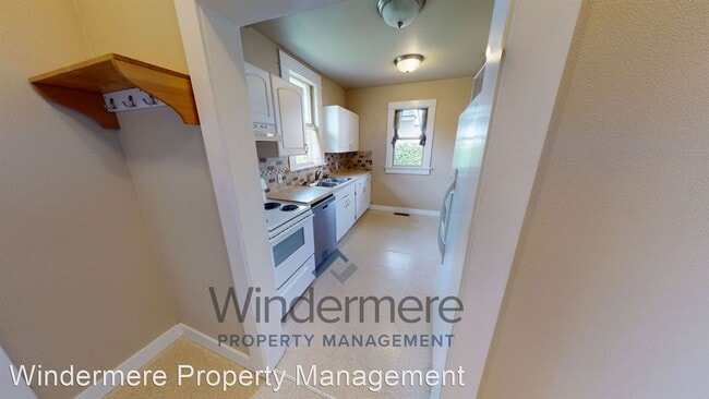 Building Photo - 5 br, 3 bath House - 335 E. Alder