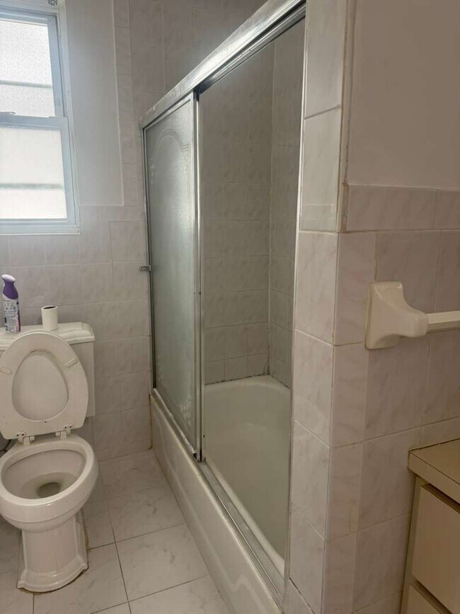 Foto del edificio - 270 N Fulton Ave