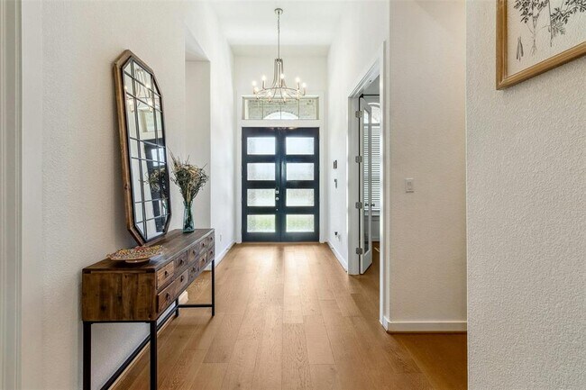 Building Photo - 104 Rainbow Vly Trl