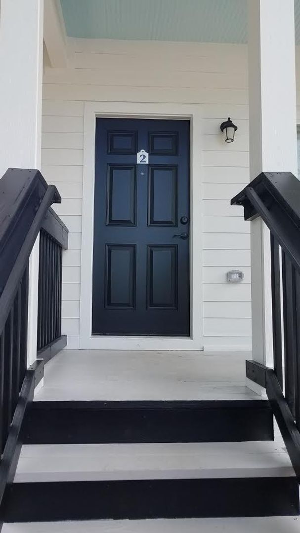 Photo - BEAUTIFUL STUDIO NEAR SORORITY ROW!! House