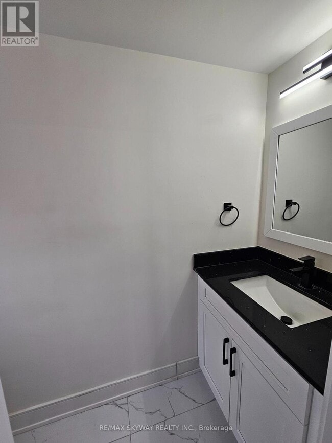 Building Photo - 546 Turnbridge Rd