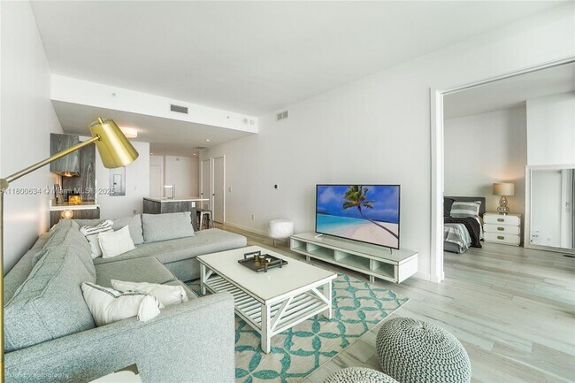 Foto del edificio - 480 NE 31st St