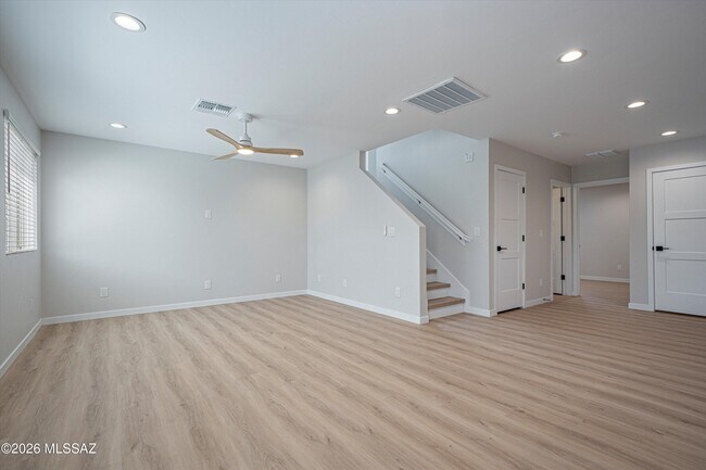Building Photo - 739 N Queen Ave