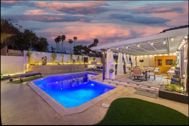 Building Photo - 6099 Scripps St