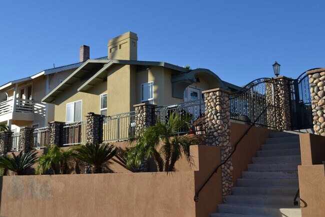 Foto del edificio - Stylish 2BD Golden Hill Gem | A/C, Bonus R...