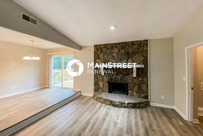 Building Photo - 3 Bedroom Pet-Friendly Home in RIVERDALE, GA with Main Street Renewal