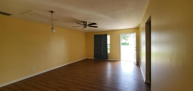 Building Photo - 8940 SE Hobe Ridge Ave