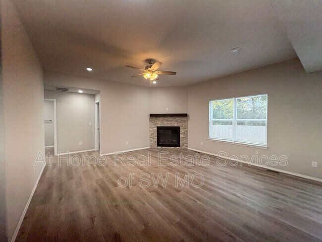 Foto del edificio - 206 Rosalie St