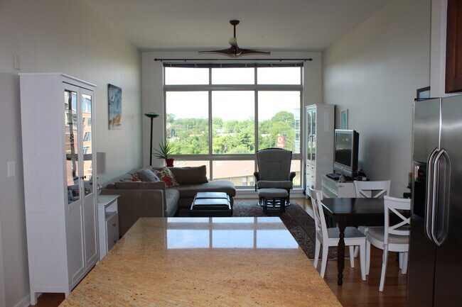 Foto del edificio - 2200 N Westmoreland St