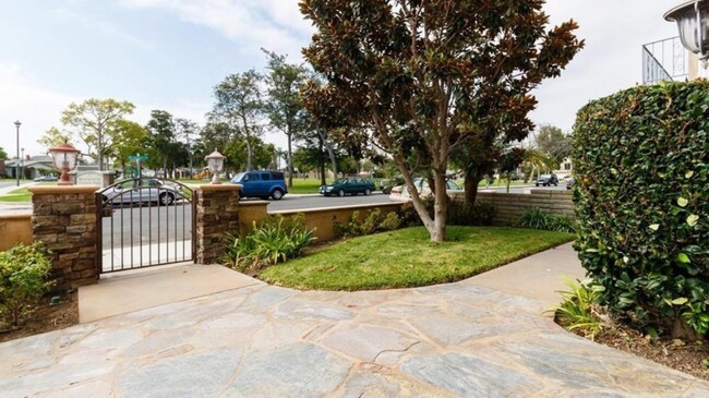 Foto del edificio - 5331 Tattershall Ave