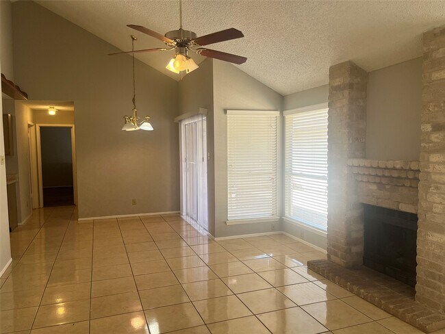 Foto del edificio - 13643 Vickston Ln