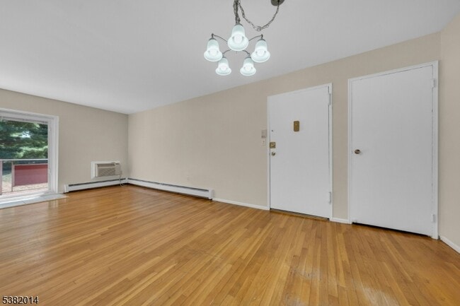 Foto del edificio - 358 Hoover Ave