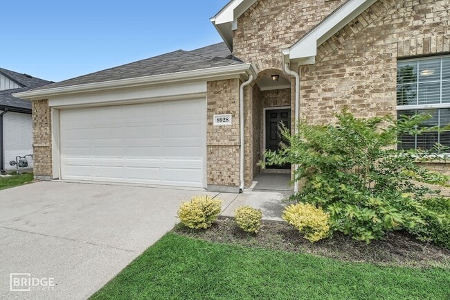 Building Photo - 8928 Prairie Dawn Dr