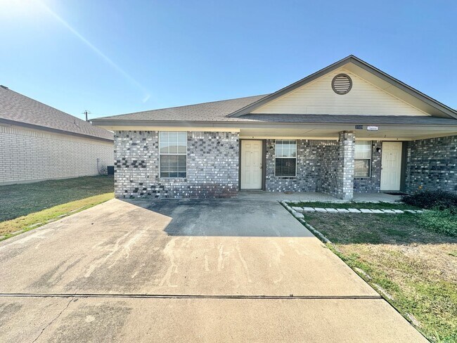 Building Photo - 3509 Westwood Dr
