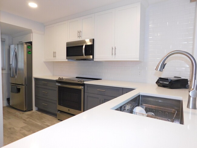 Foto del edificio - 3160 N Atlantic Ave