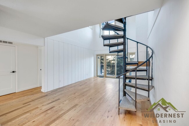 Foto del edificio - Fully Updated 3 Bedroom/ 3 Bath Peaceful Condo