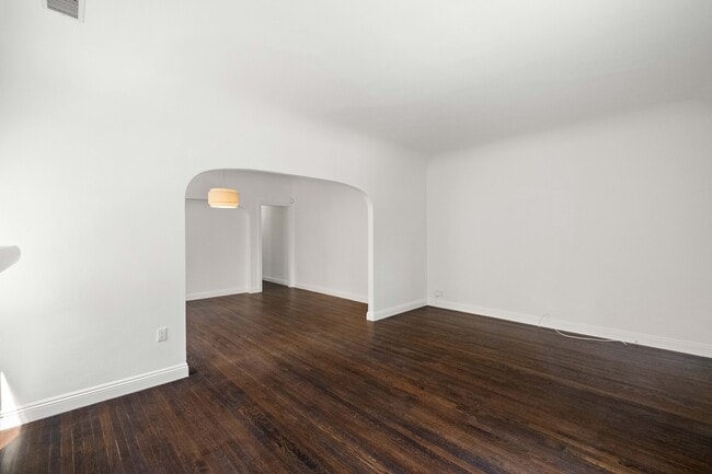 Building Photo - 1381 S Orange Dr