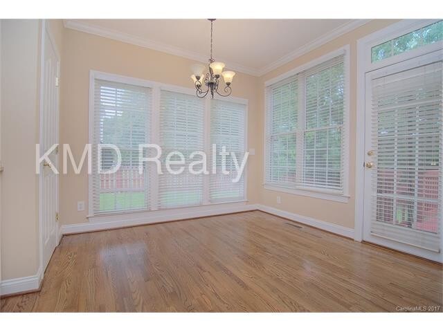 Foto del edificio - 11033 Fountaingrove Dr