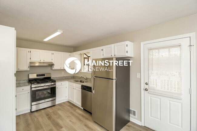 Foto del edificio - 3 Bedroom Pet-Friendly Home in Powder Springs, GA with Main Street Renewal