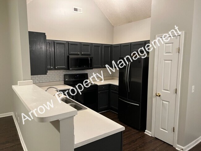 Photo - 3 Bedroom/ 2 Bath Home Available Immediately