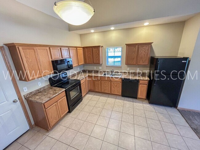 Foto del edificio - 3 Bedroom, 2 1/2 Bath Townhome in Urbandal...