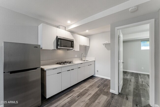 Building Photo - 3025 N 32nd St