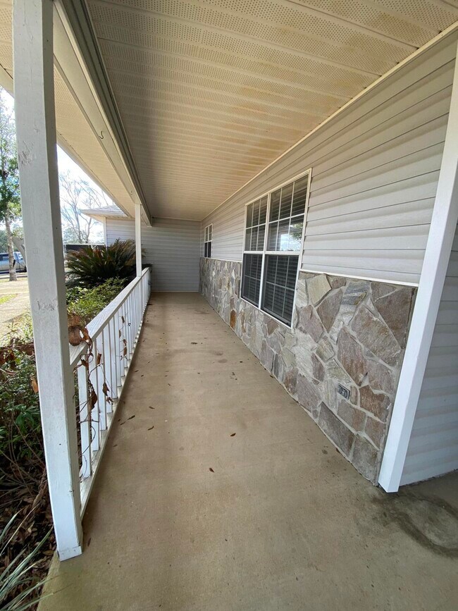 Foto del edificio - 1219 Lexie Dr