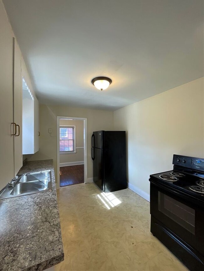 Foto del edificio - T.R. Lawing Realty Property