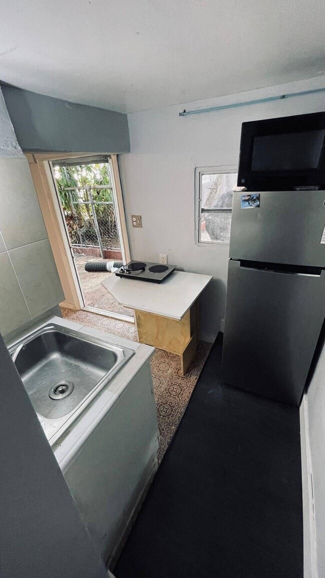 Foto del edificio - 605 SW 24th Ave