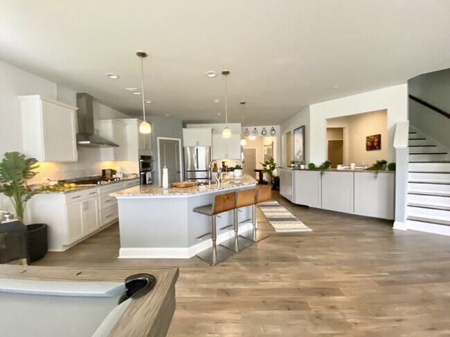Building Photo - Furnished Single Family Home in The Landings!