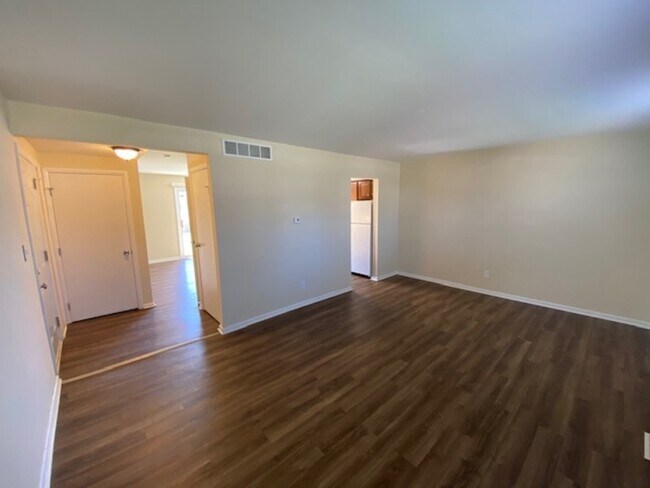 Building Photo - 3071 Rotunda Ct S