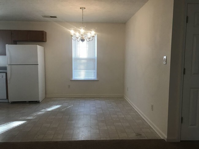 Building Photo - 141 Rosewood Dr
