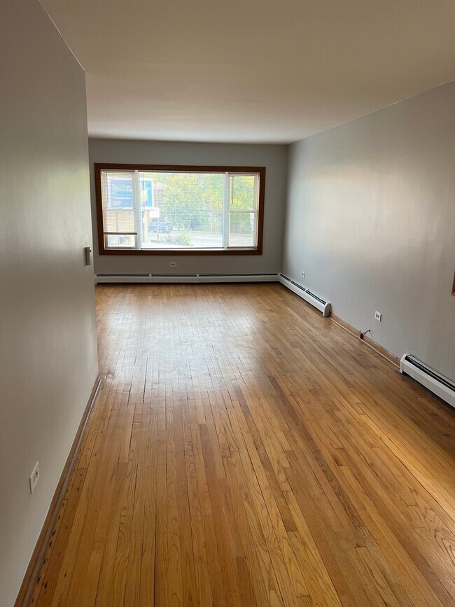 Foto del edificio - 4953 W Foster Ave