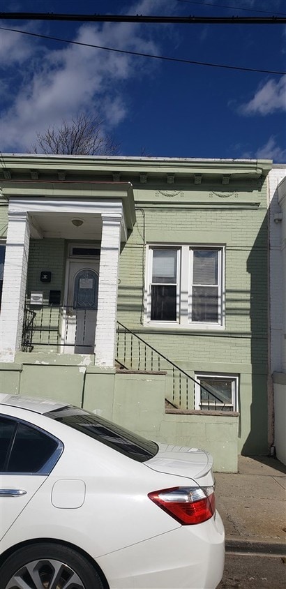 Primary Photo - 1410 67th St