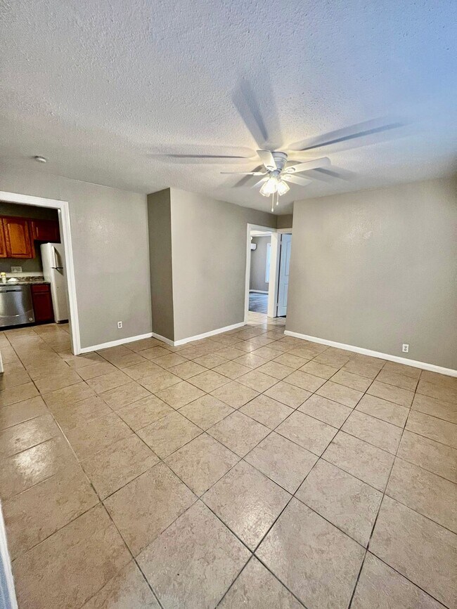 Foto del edificio - 5606 Robertson St