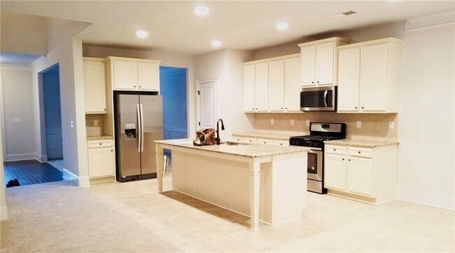 Building Photo - 235 Broadmoor Dr