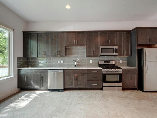 Foto del edificio - 2924 E 14th St