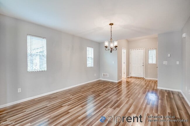 Building Photo - 2 br, 2.5 bath House - 4406 Roxanna Loop S...