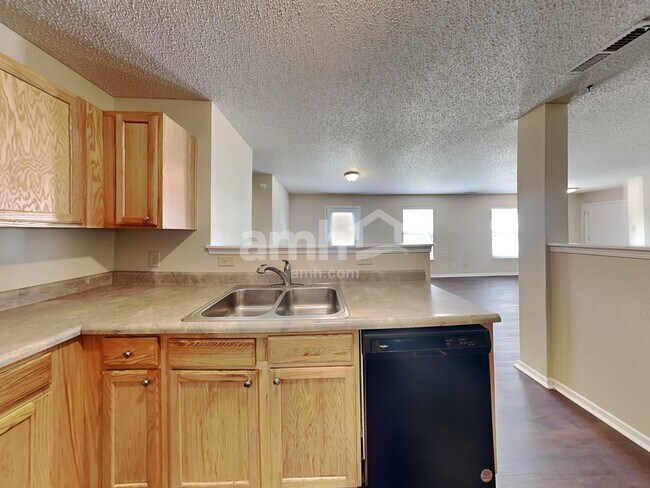 Building Photo - 13345 Heroic Way