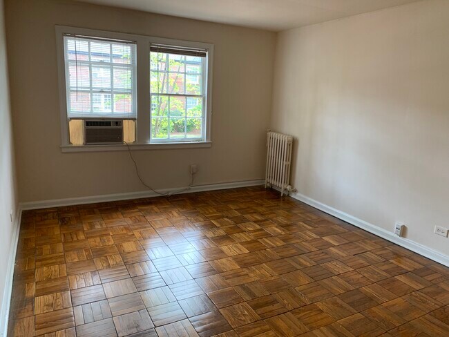 Foto del edificio - 2846 Thornhill Rd