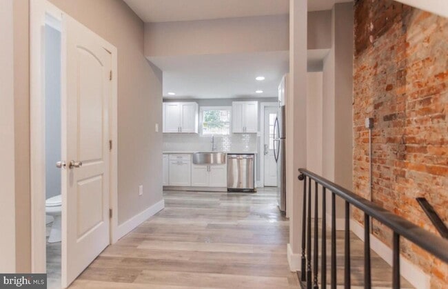 Building Photo - 1272 S Dover St