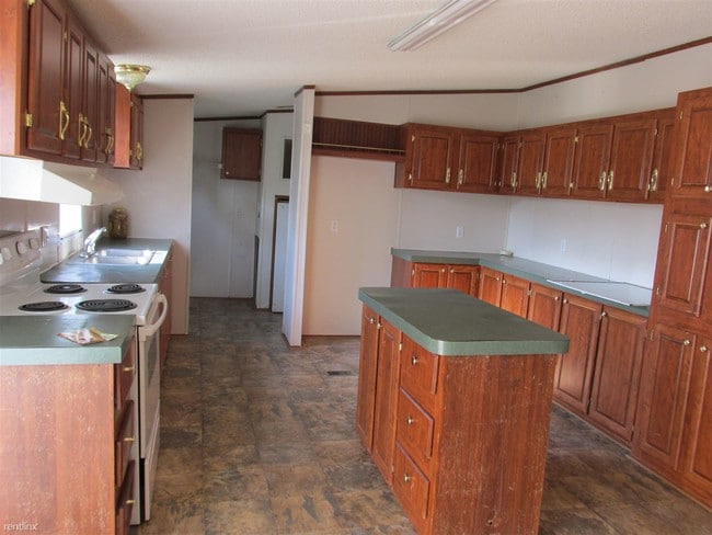 Building Photo - 130 Pineturn Ln