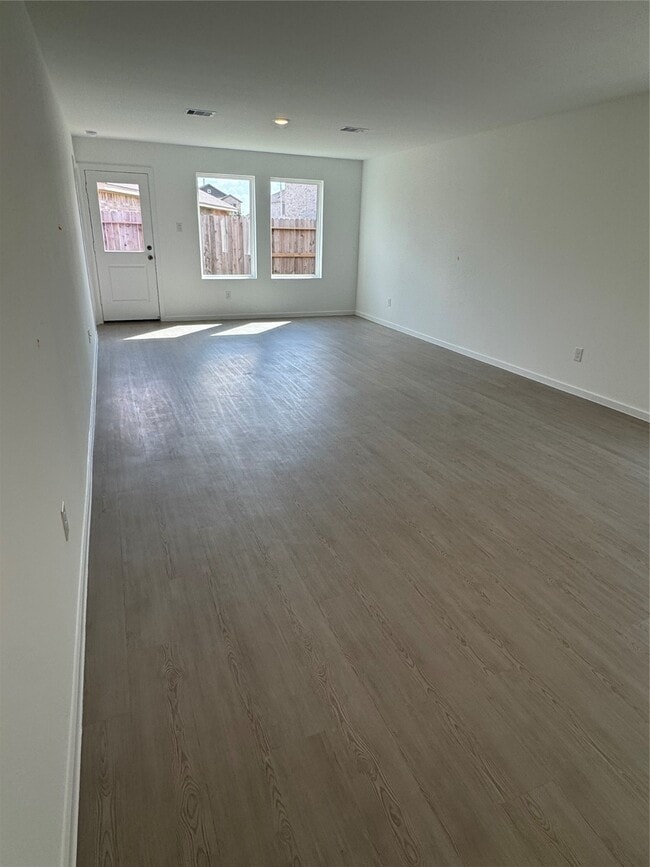 Building Photo - 3080 Fantasy Ter Dr